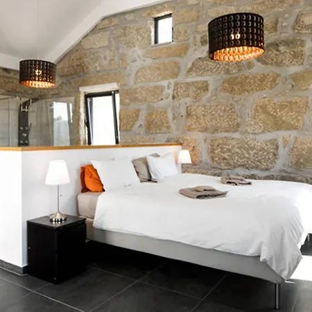 Renoviertes Fuer 7 Personen In By Interhome Tatil Evi Tondela