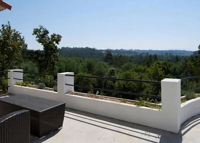 Сasa de vacaciones Renoviertes Fuer 7 Personen In By Interhome Tondela